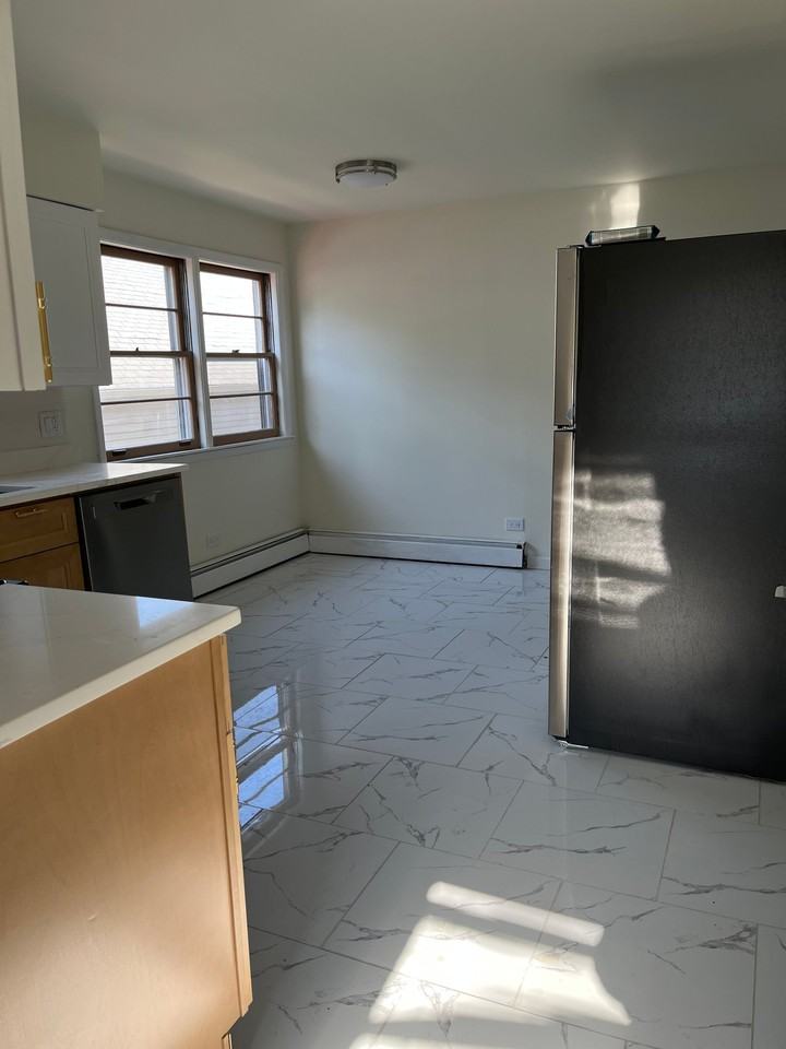 1712 N 35th Ave #1 - Photo 2 of 10