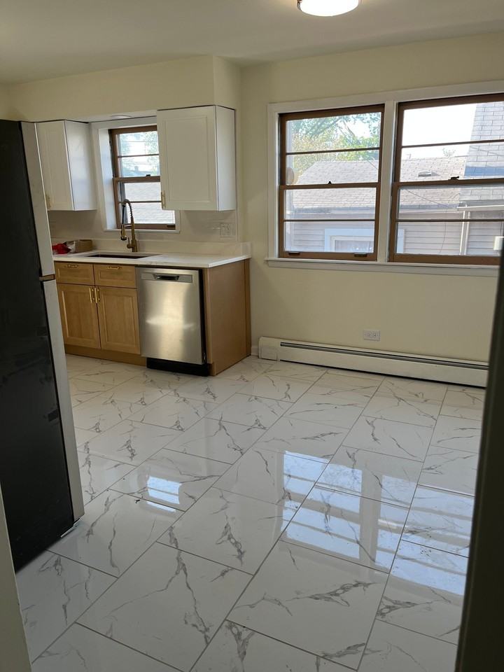 1712 N 35th Ave #1 - Photo 4 of 10