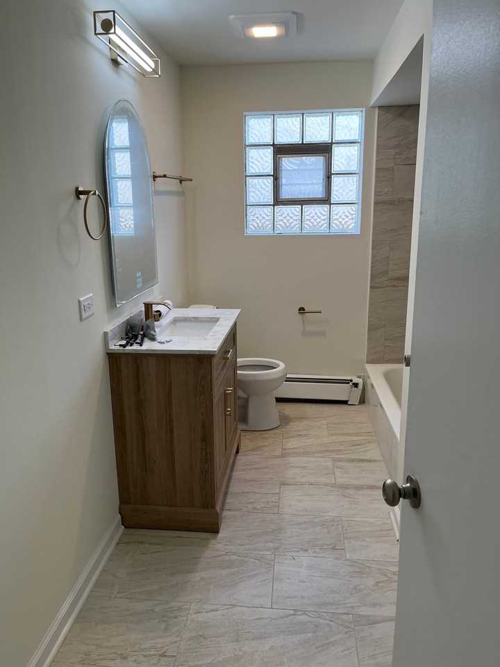 1712 N 35th Ave #1 - Photo 7 of 10