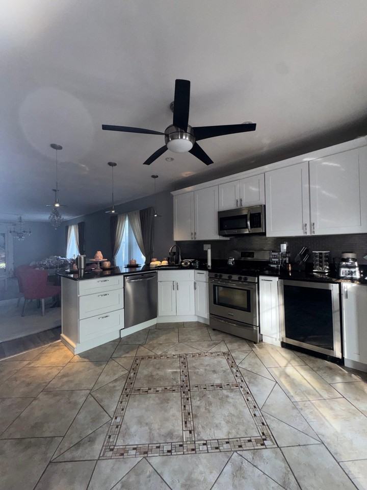 126 Haverhill St - Photo 4 of 13