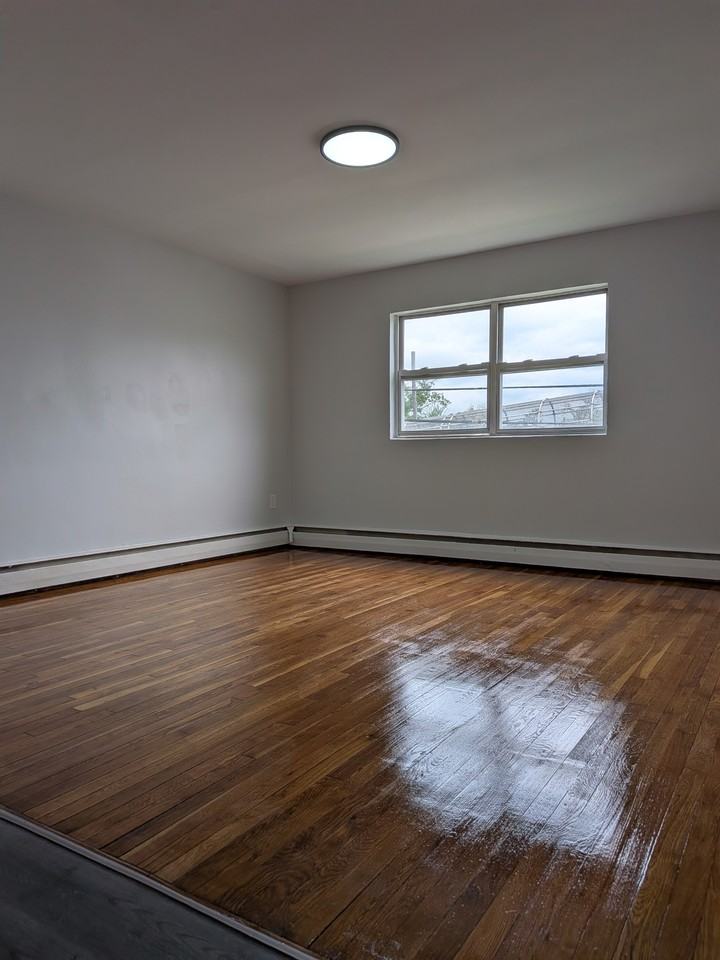292 Eastern ParkWay - Photo 3 of 6