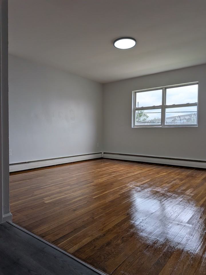 292 Eastern ParkWay - Photo 4 of 6