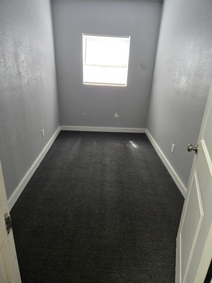 100 San Diego St - Photo 3 of 15