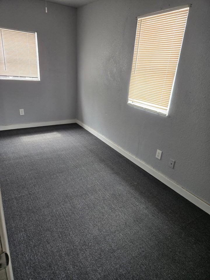 100 San Diego St - Photo 4 of 15