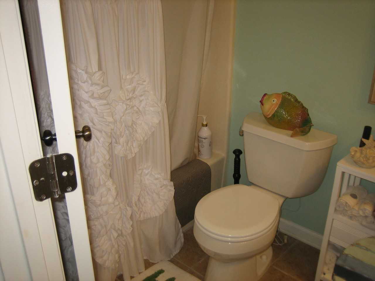 1128 N Alston St - Photo 6 of 20
