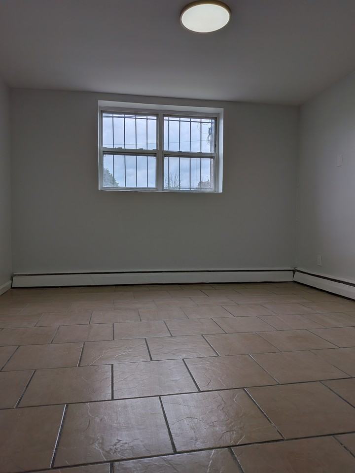 310 Eastern ParkWay - Photo 5 of 9