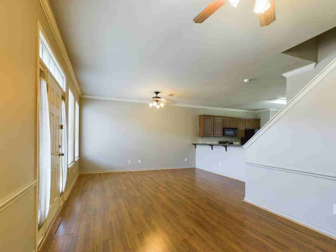 422 Forest Dr - Photo 3 of 20