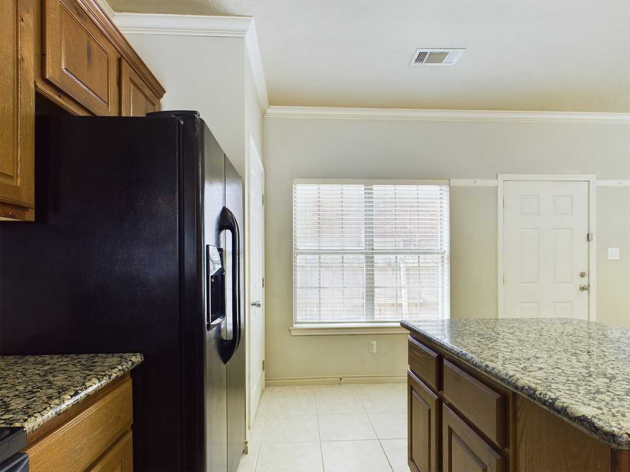 422 Forest Dr - Photo 5 of 20