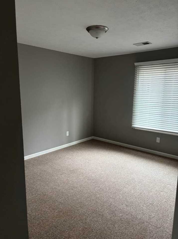 4021 Glen Oaks Blvd #201 - Photo 3 of 5