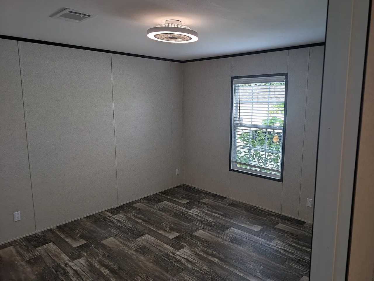 402 Nw 48th Ter - Photo 7 of 10