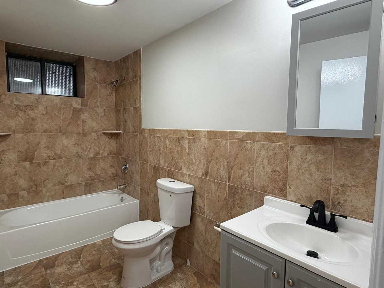 150 S. Harrison #1F - Photo 2 of 9