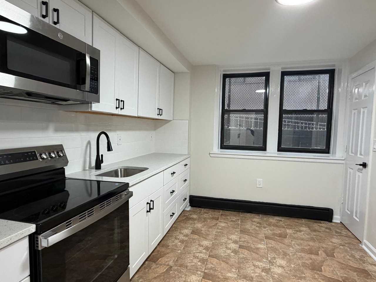 150 S. Harrison #1F - Photo 5 of 9