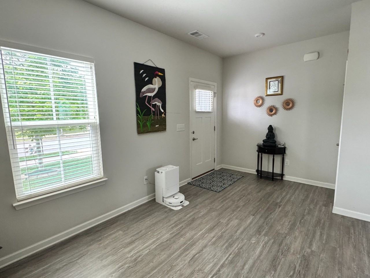 1705 Eastwick Ln - Photo 3 of 20