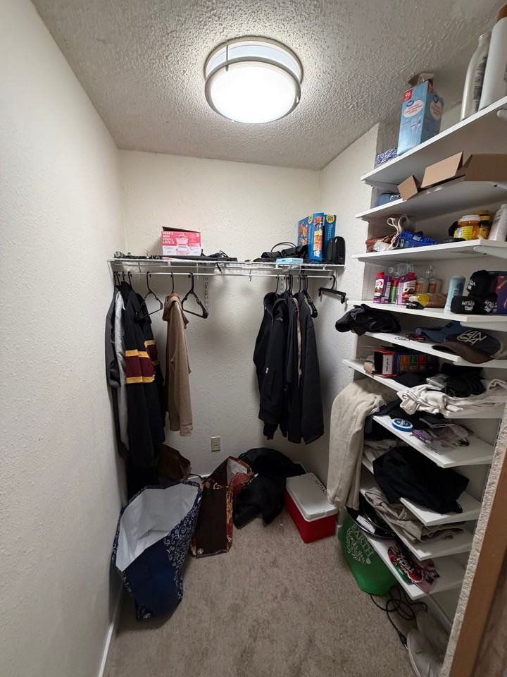2914 Sunset Dr W - Photo 2 of 4