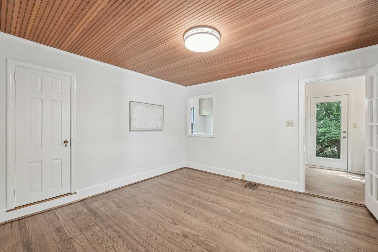 1316 Glenwood Ave #202 - Photo 4 of 16