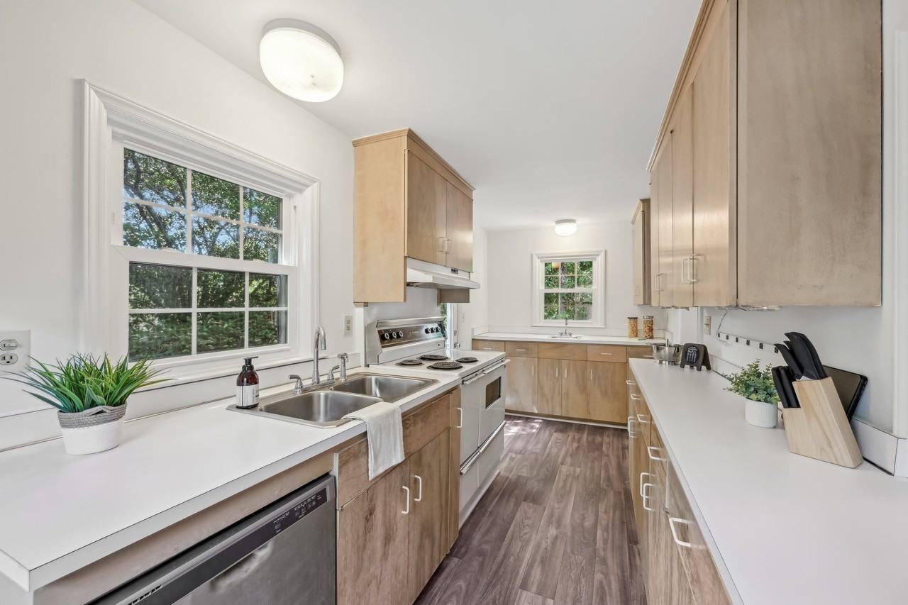 1316 Glenwood Ave #202 - Photo 5 of 16
