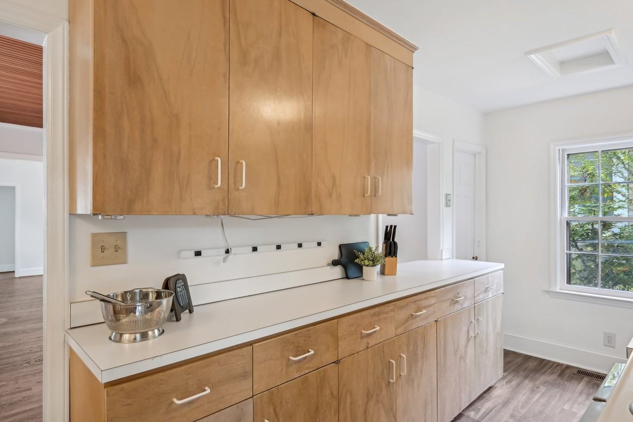 1316 Glenwood Ave #202 - Photo 6 of 16