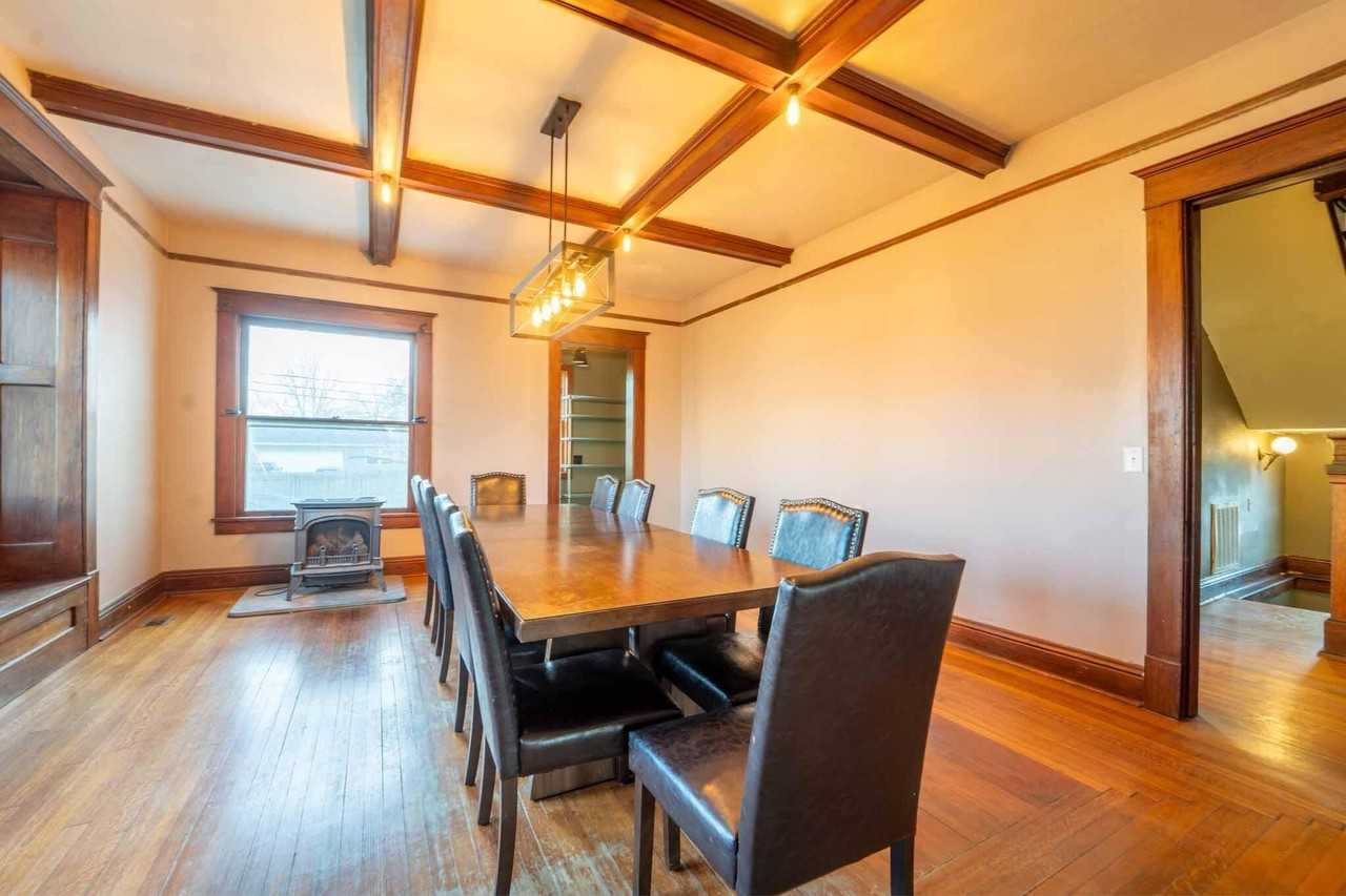 501 E Walker St - Photo 7 of 19
