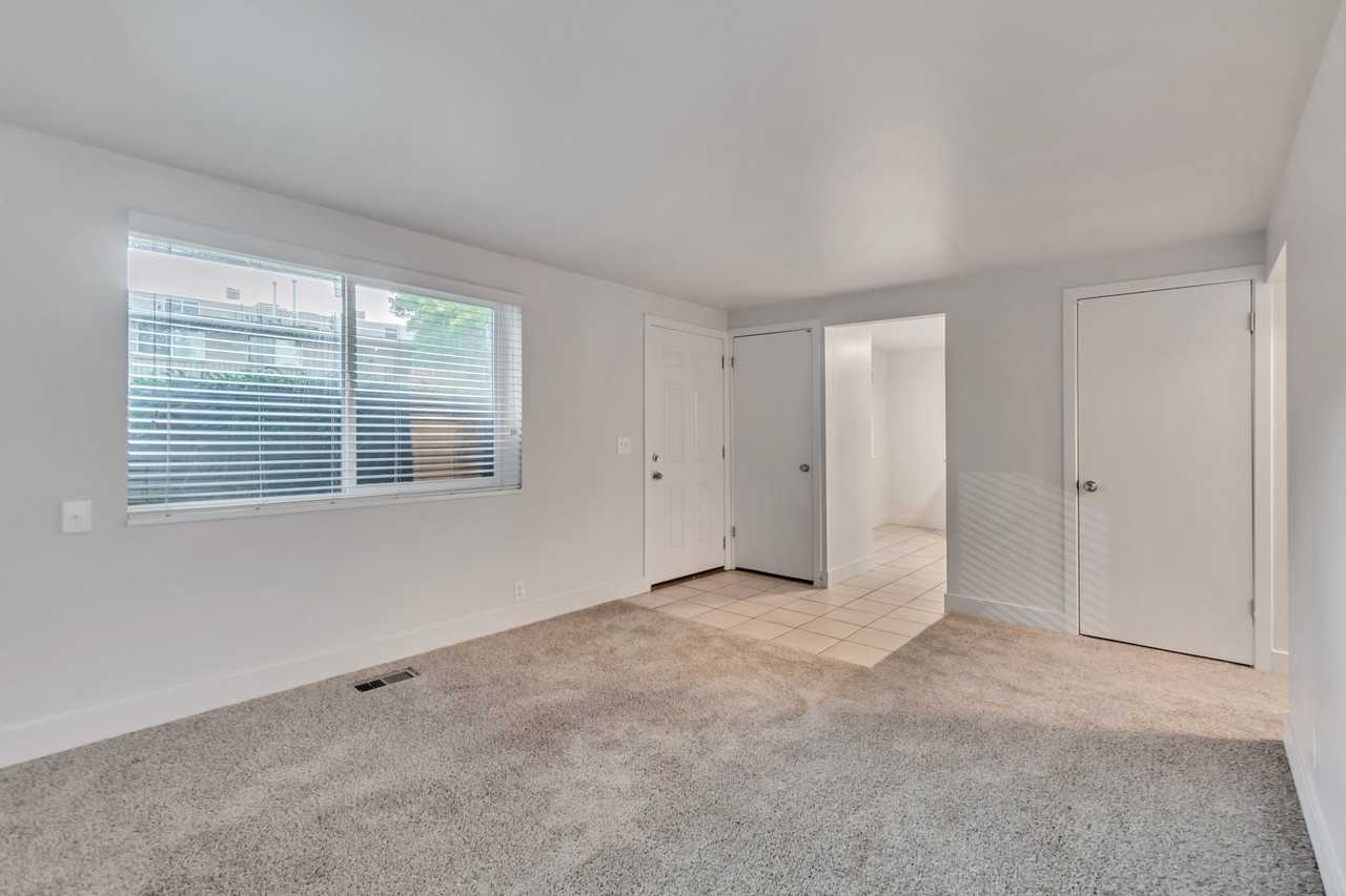 2105 S St #C - Photo 4 of 12