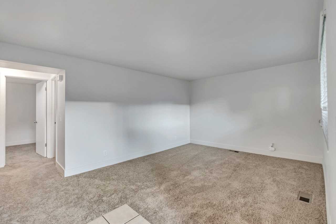 2105 S St #C - Photo 5 of 12