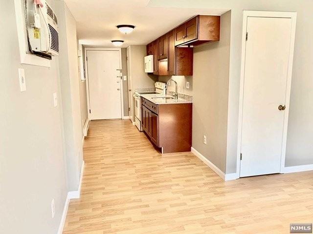 629 Central Ave #1 - Photo 7 of 8