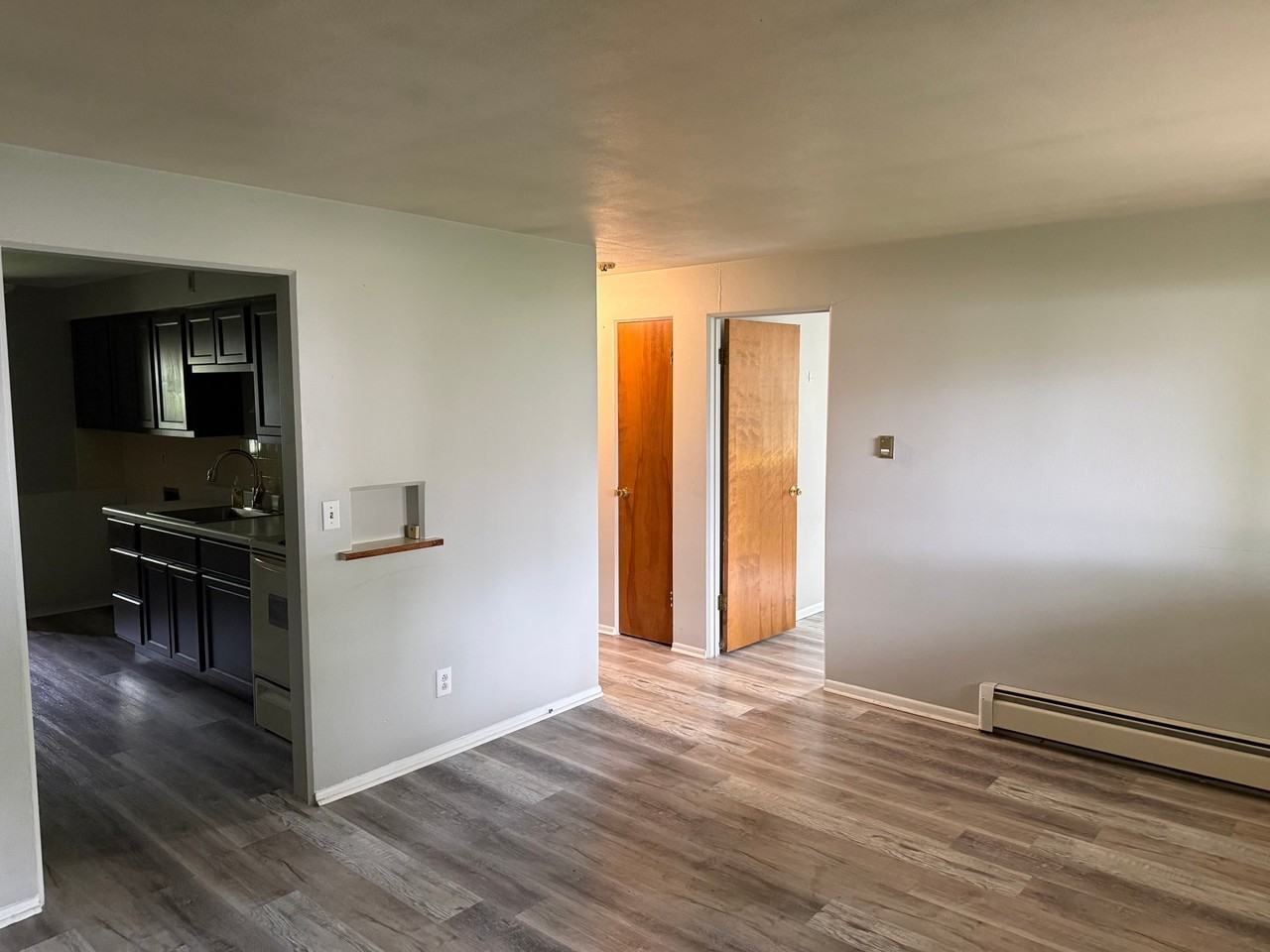 1014 E Adams St - Photo 2 of 10