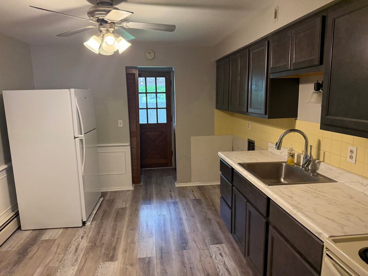 1014 E Adams St - Photo 5 of 10