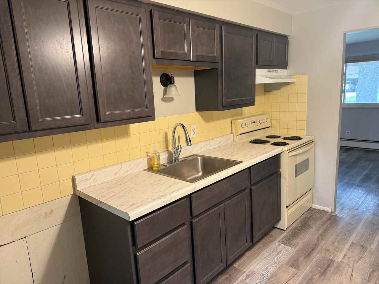 1014 E Adams St - Photo 6 of 10