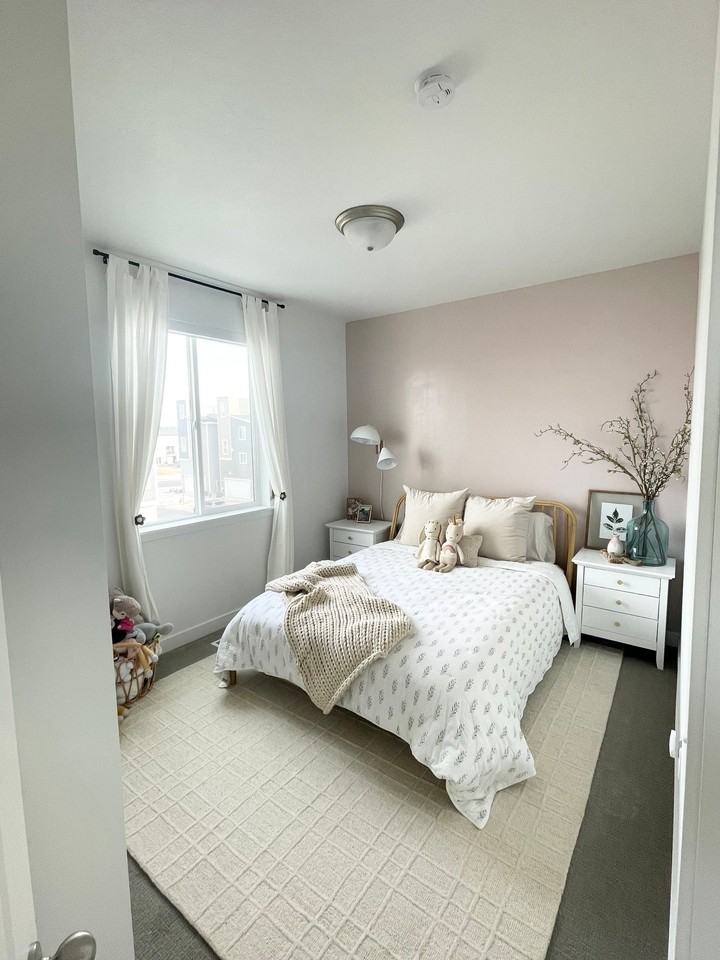 602 E St - Photo 2 of 2