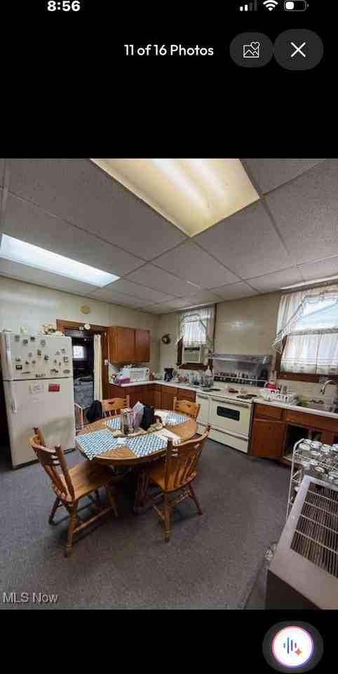 323 Trenton Ave - Photo 2 of 8