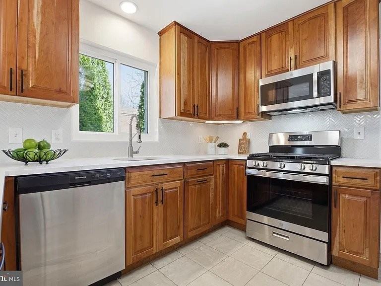 11527 Grandview Ave - Photo 5 of 20
