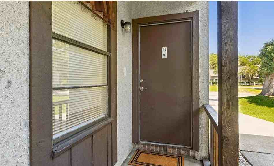4 Bentwood Ln #1B - Photo 2 of 20