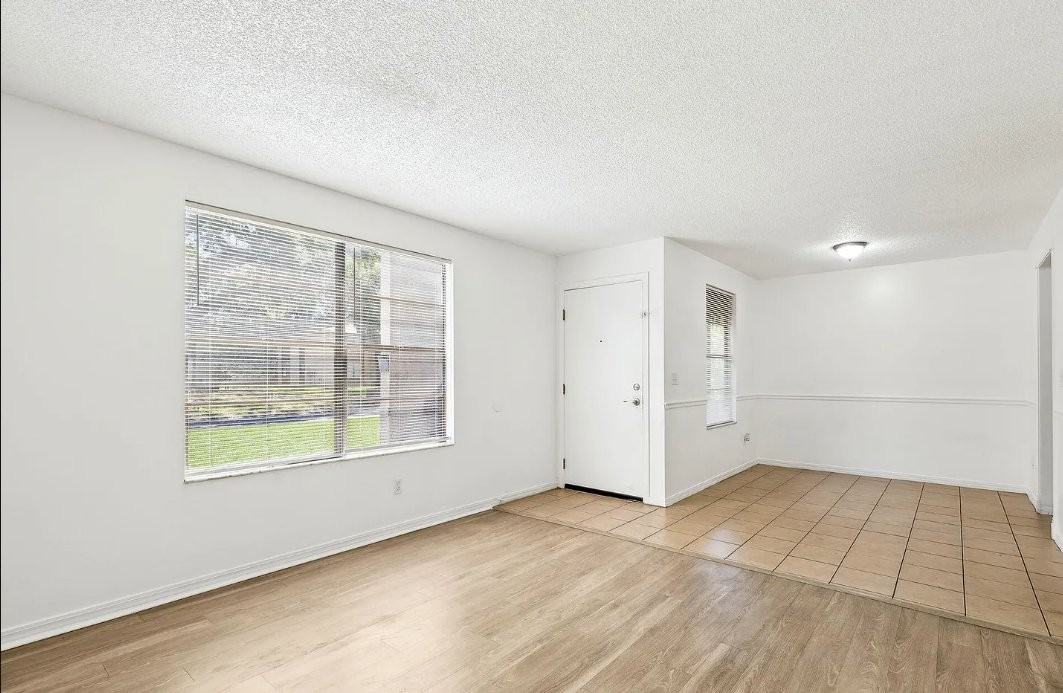 4 Bentwood Ln #1B - Photo 3 of 20