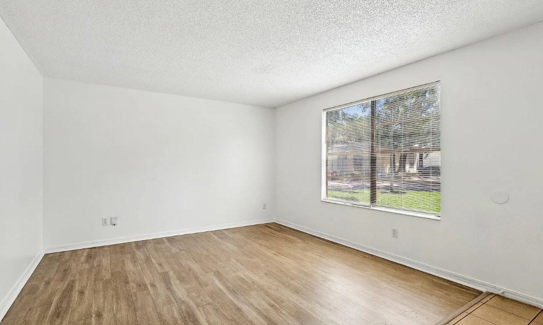 4 Bentwood Ln #1B - Photo 4 of 20