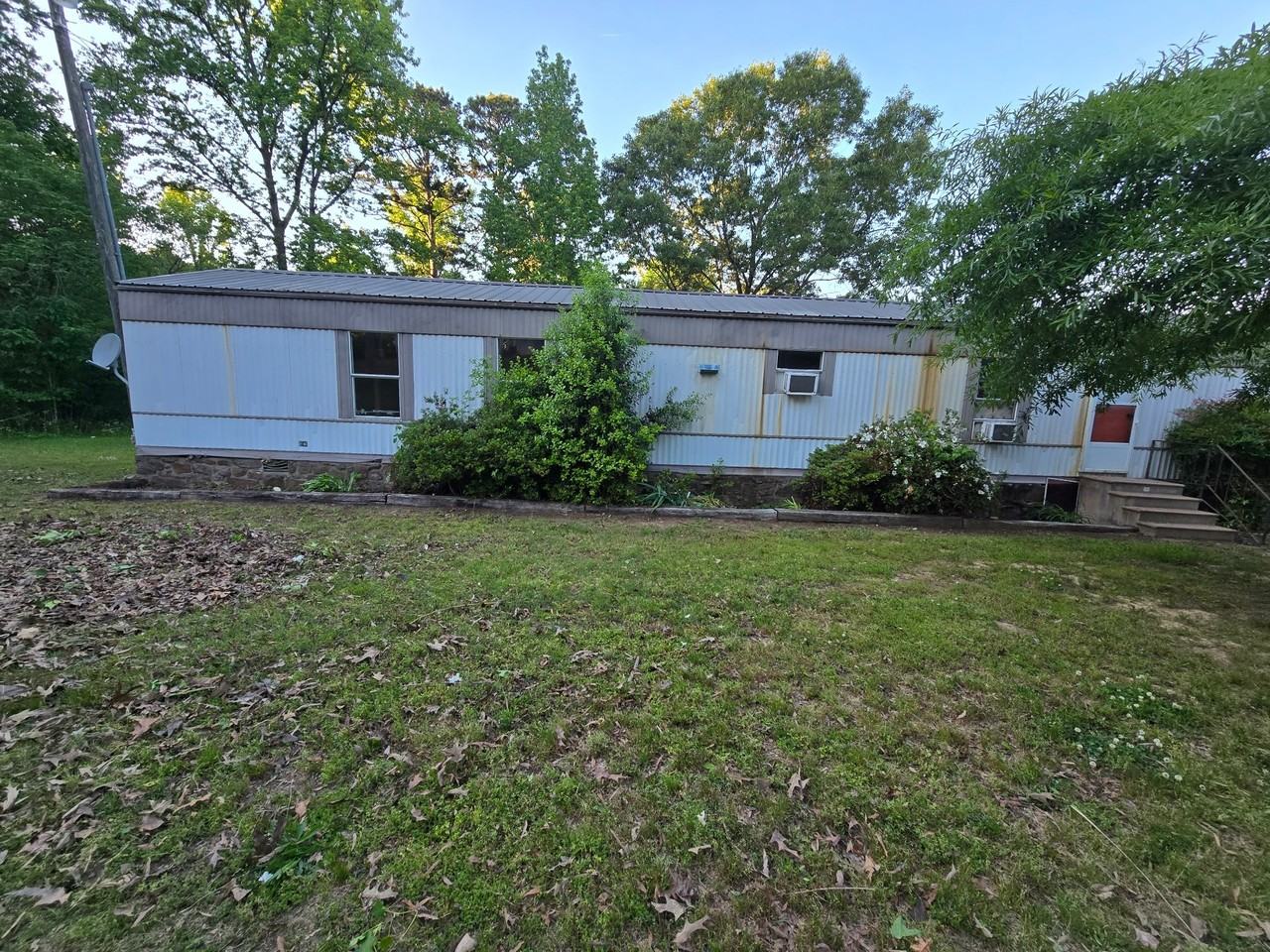 660 Lone Star Rd - Photo 2 of 5