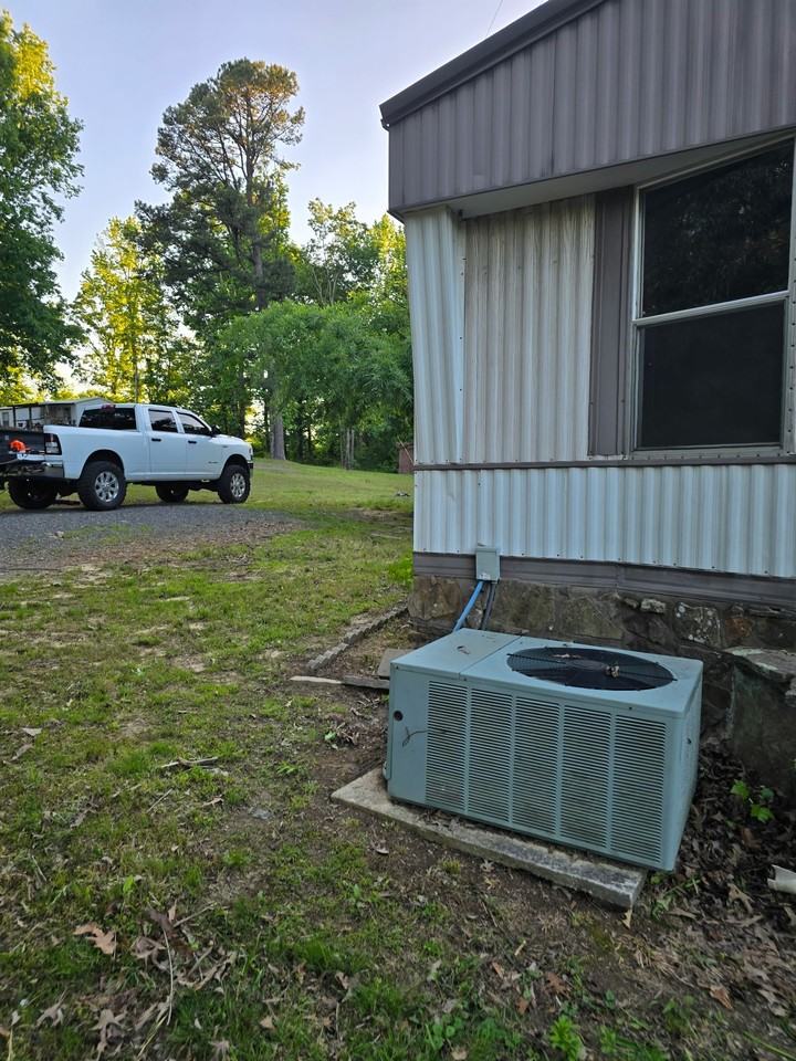 660 Lone Star Rd - Photo 3 of 5