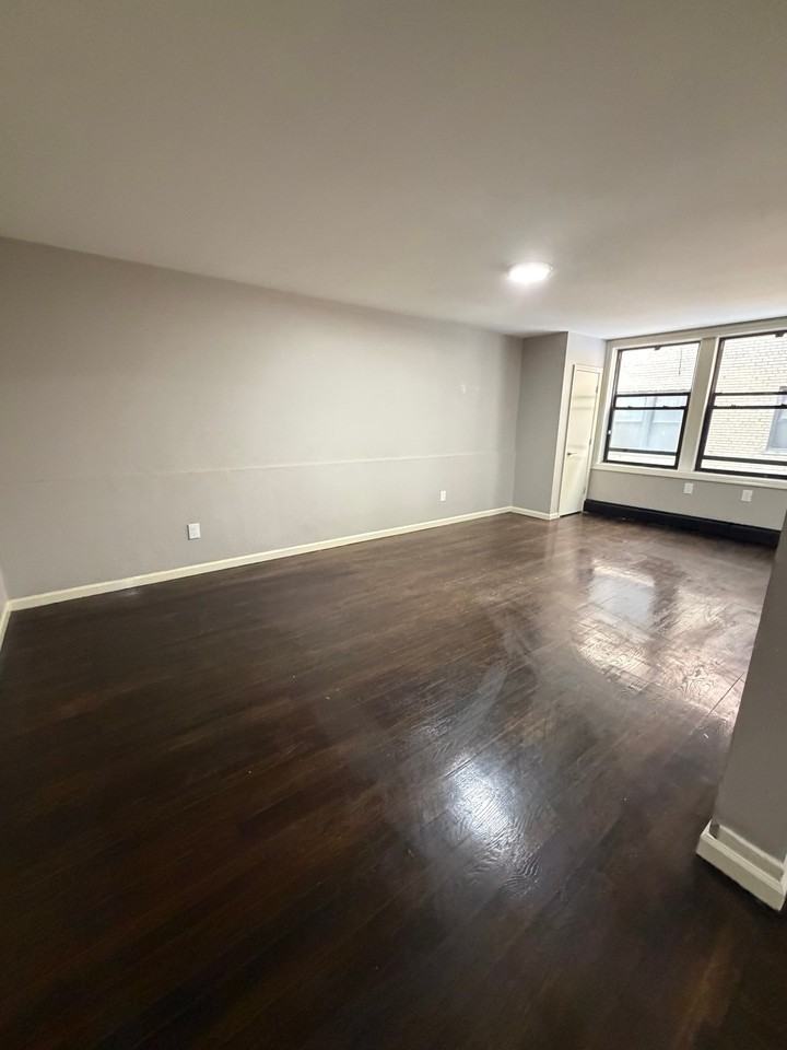 150 S Harrison St #1F - Photo 2 of 7