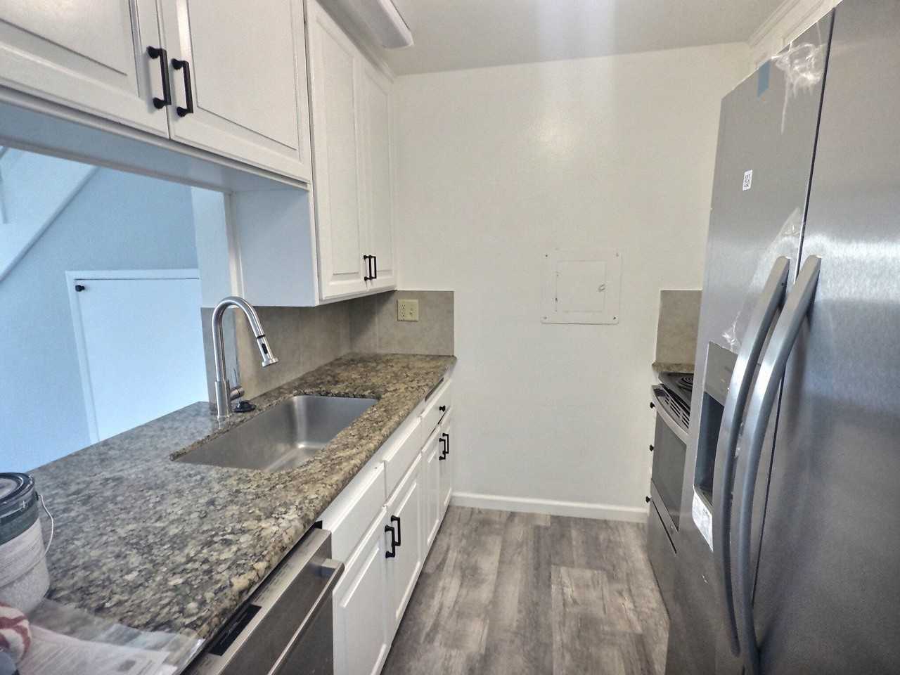 325 E Surfside Dr - Photo 3 of 7