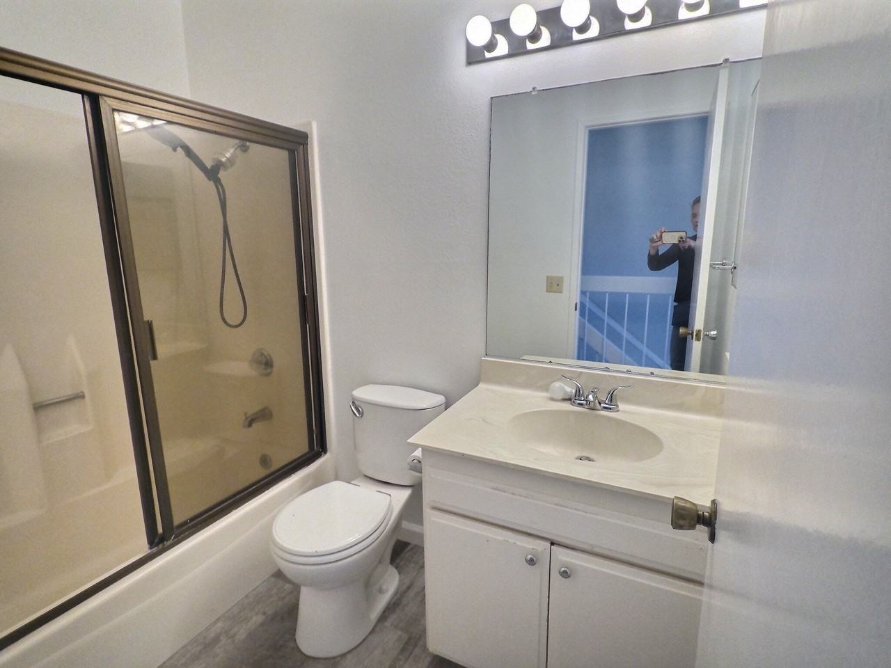 325 E Surfside Dr - Photo 5 of 7