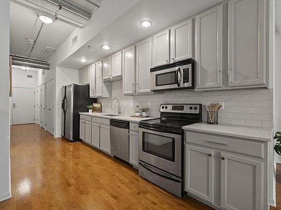 221 N Front St #33 - Photo 4 of 20