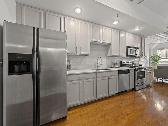 221 N Front St #33 - Photo 7 of 20