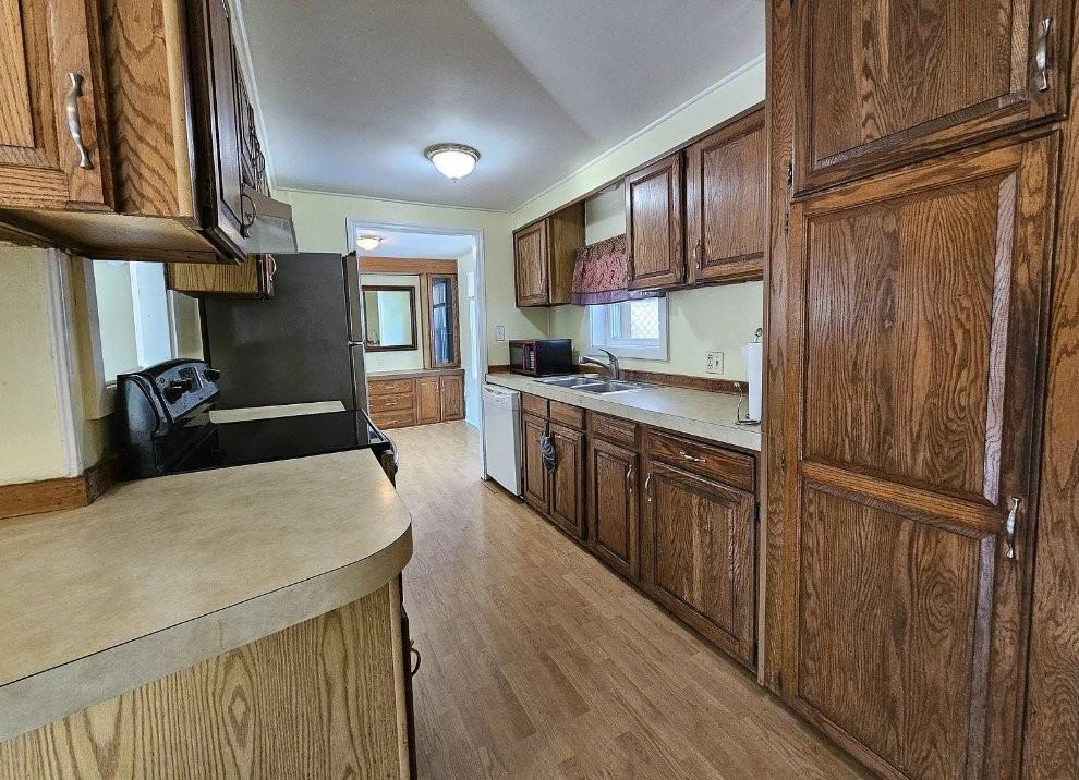 31 Silkwood Ave - Photo 3 of 9