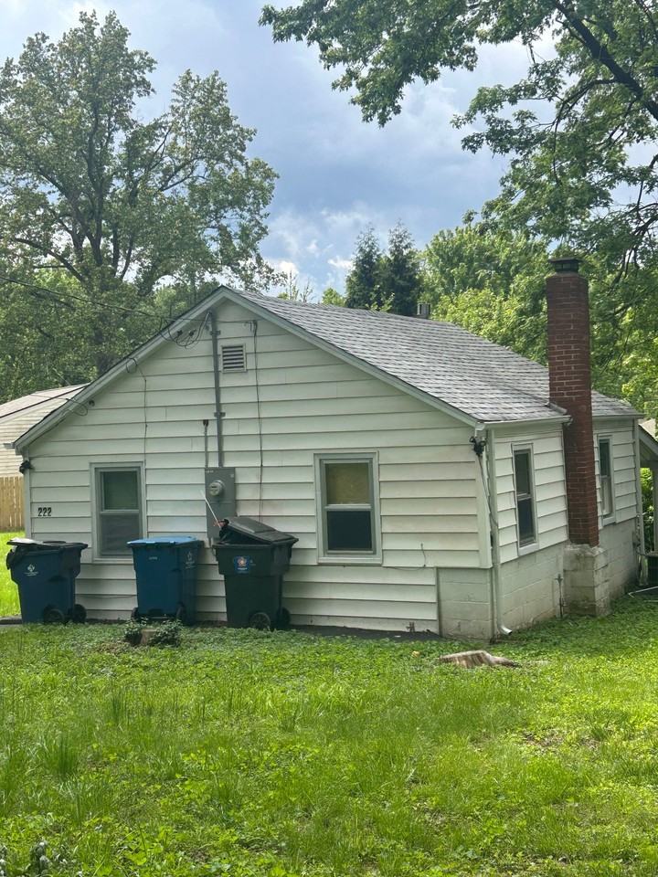 222 Manning Ave - Photo 4 of 17