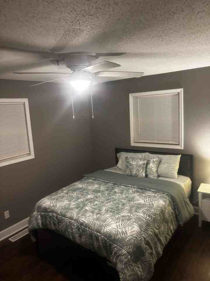 906 Fairchild Ave #B - Photo 4 of 14