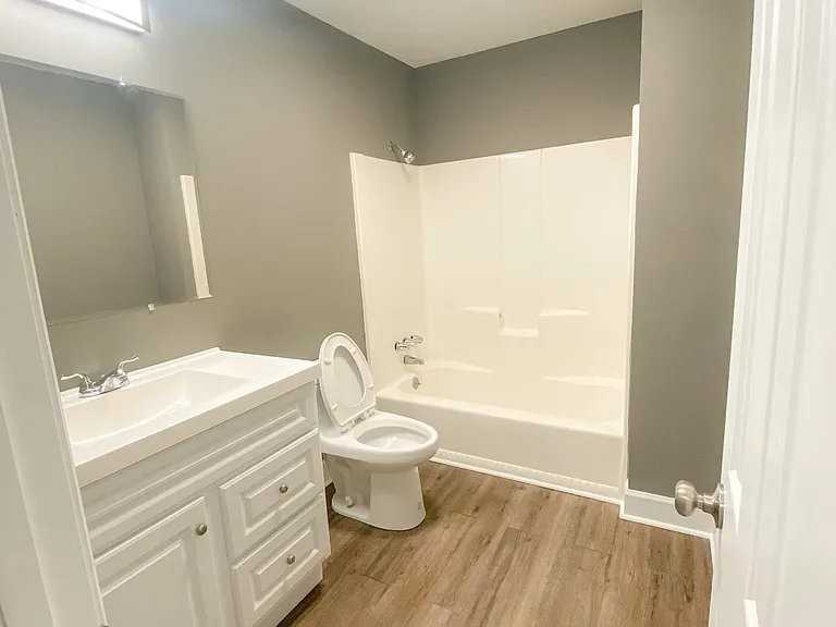 906 Fairchild Ave #B - Photo 6 of 14