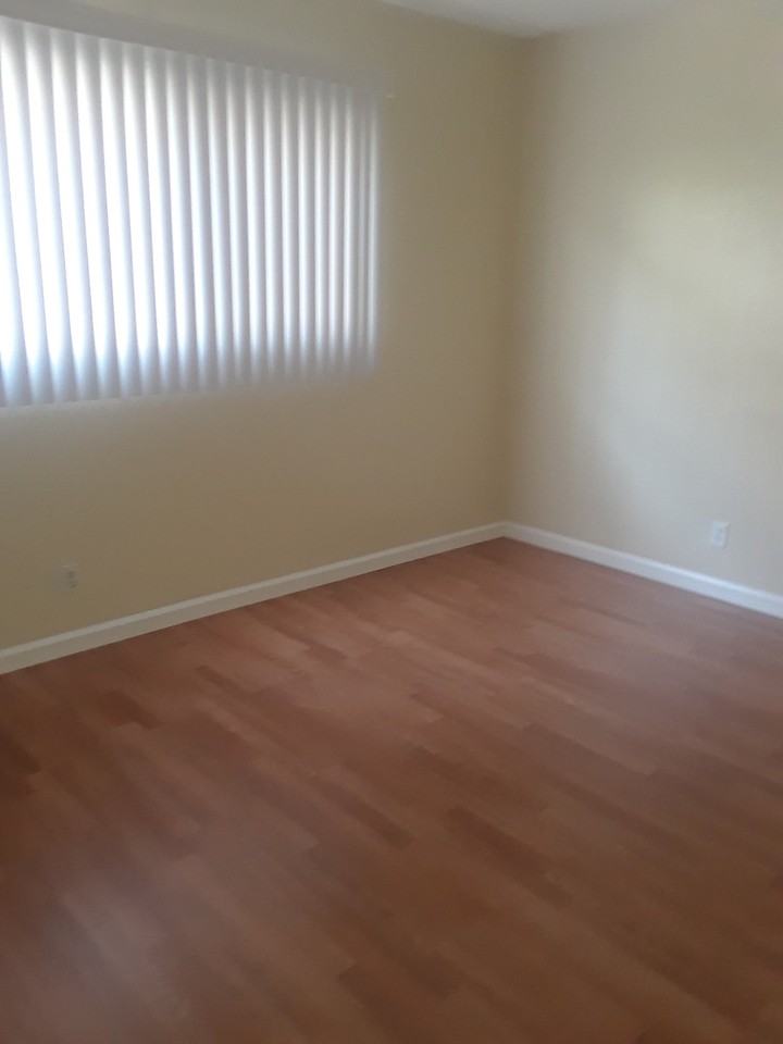 10726 Orange Grove Ave #21 - Photo 4 of 7