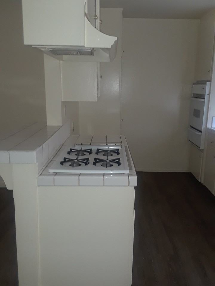 10726 Orange Grove Ave #21 - Photo 5 of 7
