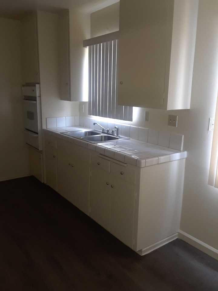 10726 Orange Grove Ave #21 - Photo 6 of 7