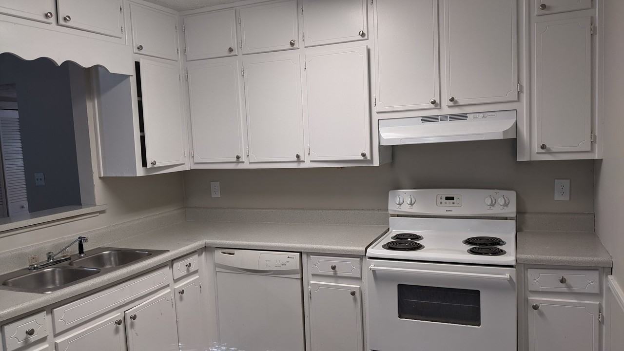 5507 Estates Ct - Photo 5 of 19