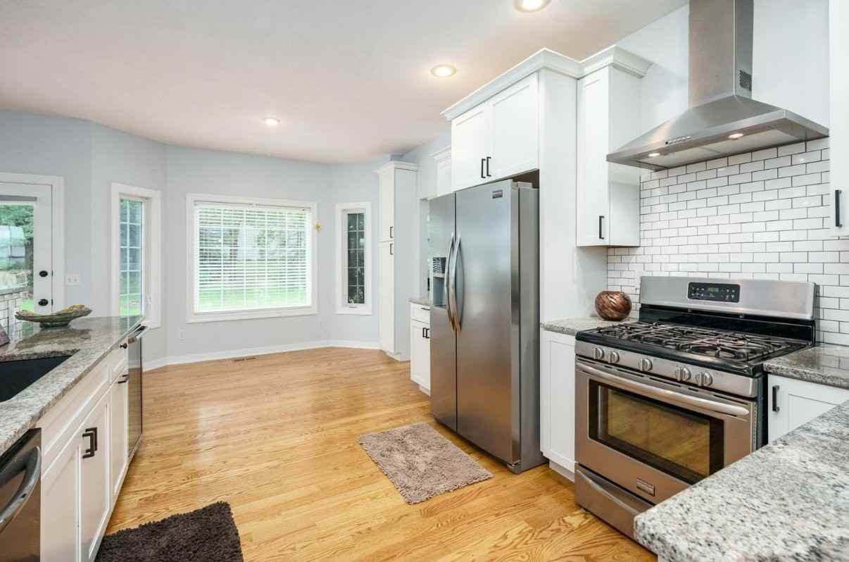 5218 Stapleton Dr - Photo 4 of 20